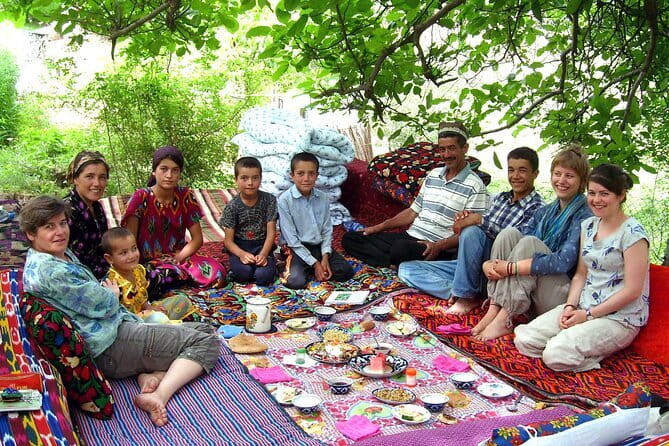2 Day Ukhum Hiking Tour from Bukhara - The 4-kilometer walk into the Nuratau Mountains