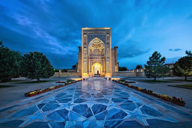 6- Day Private Tour to Tashkent, Khiva, Bukhara and Samarkand - Day four: Bukhara’s mosques, fortress, and trading streets
