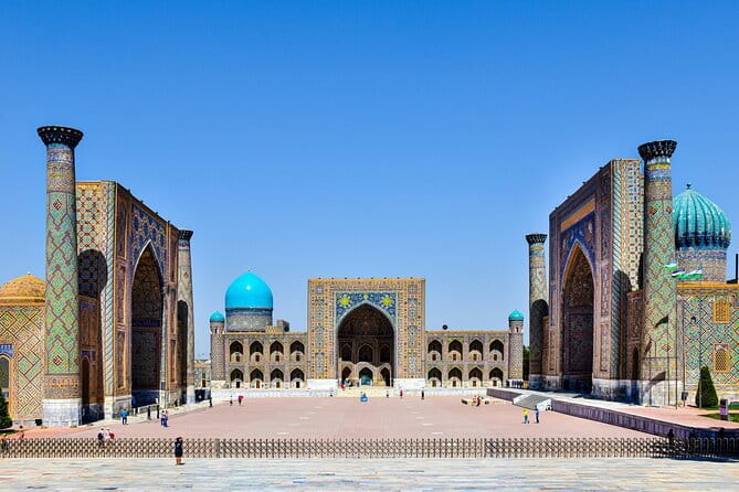 A City Tour Of Samarkand: The Pearl Of The East - What the guides add to the monuments