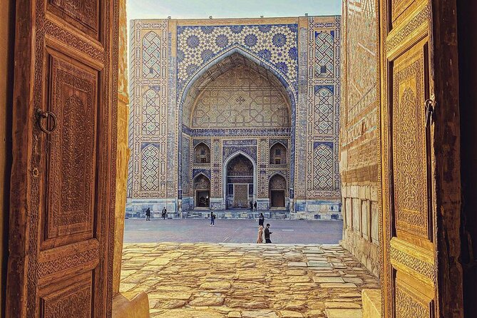 All in One Day Tour of Samarkand from Tashkent - Bibi-Khanym shows ambition on a huge scale