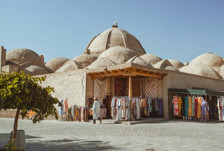 Bukhara: Full-Day Guided Tour with English-Speaking Guide - The 47-meter Kalon Minaret and Poi Kalan Mosque