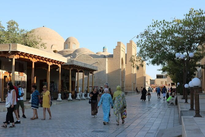 Bukhara: Private Guided Walking Tour with Hotel Pickup - Lyabi-Hauz begins the story beside the water