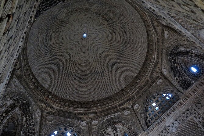 Bukhara Walking Tour - Poi Kalyan: the tour’s grandest architectural pause