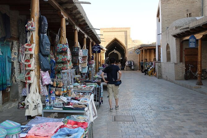 Bukhara: Walking Tour with a Small Group - Toki Zargaron and the road to Poi Kalyan