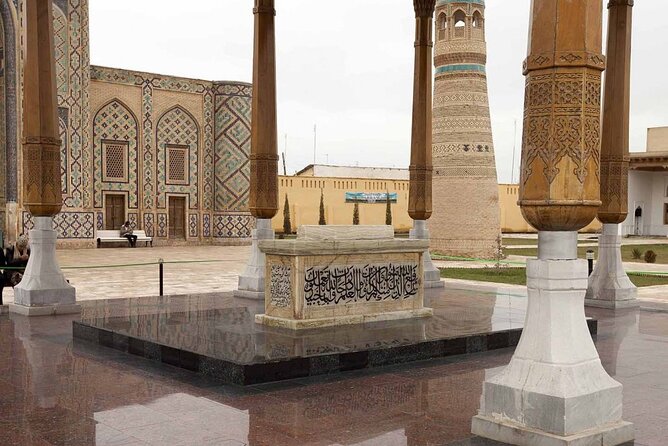 Full-Day Private Guided Tour to Islamic 7 Saints of Bukhara - Safirkon and Khoja Arif Rivgariya