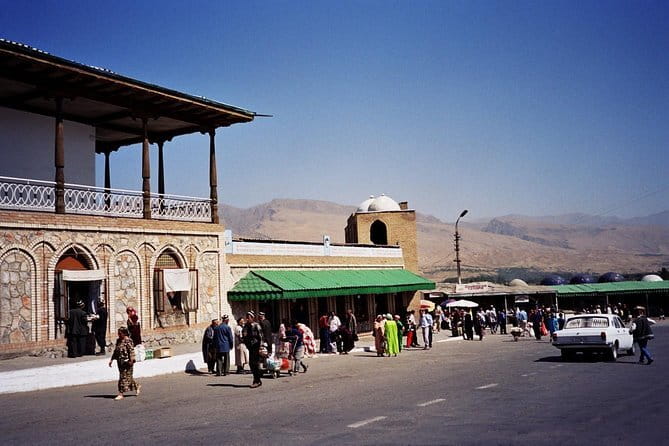 Penjikent Day Trip From Samarkand - The morning transfer and two-country logistics