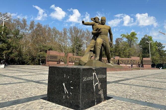 Private Tashkent City Tour - The Monument of Courage and the story of April 26, 1966
