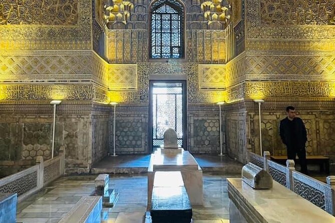 Samarkand: Historical Monuments Group Walking Tour - Bibi Khanym Mosque and the story behind the ambition