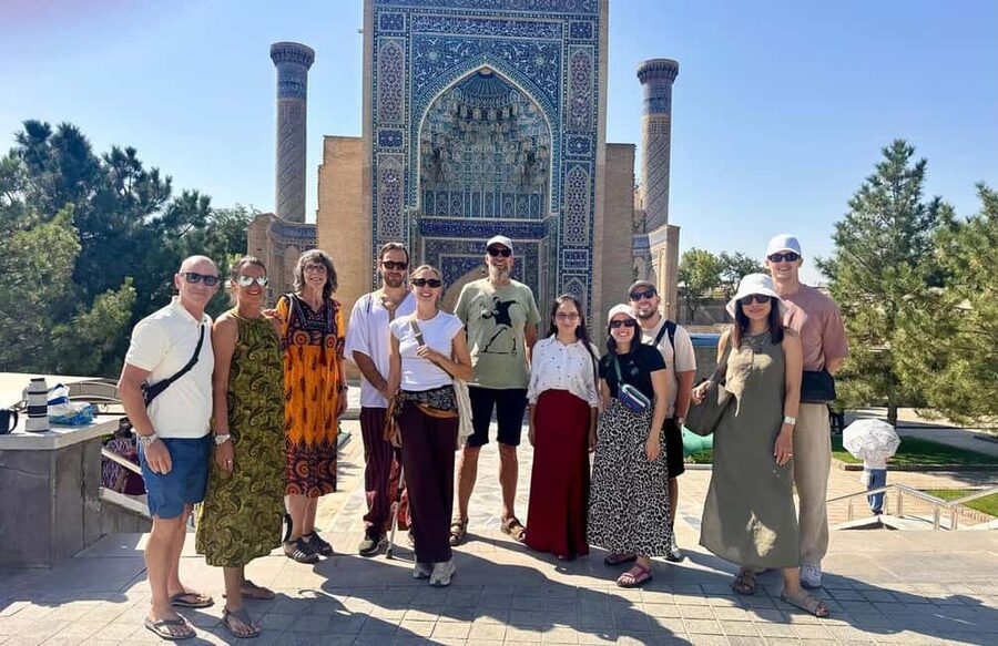 Samarkand Moonlight Tour: A Timeless Night Experience - What the guide adds to the experience