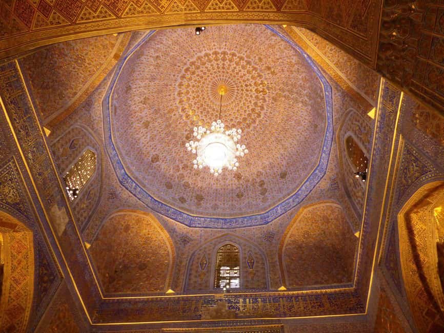 Sunset walking tour of Samarkand - Bibi-Khanym Mosque and a famous building legend