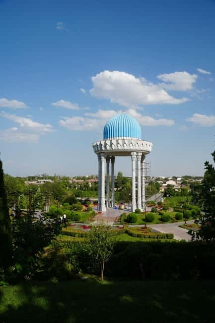 Tashkent city Night Tour with Dinner & Free Pro Photography - Chorsu Bazaar: start with market life and local snacks