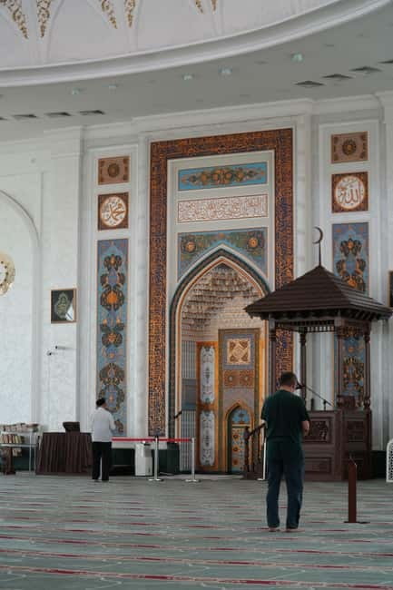 Tashkent: City Tour with Pro Photography, Lunch & Dinner - Broad squares, royal remnants, and earthquake memory