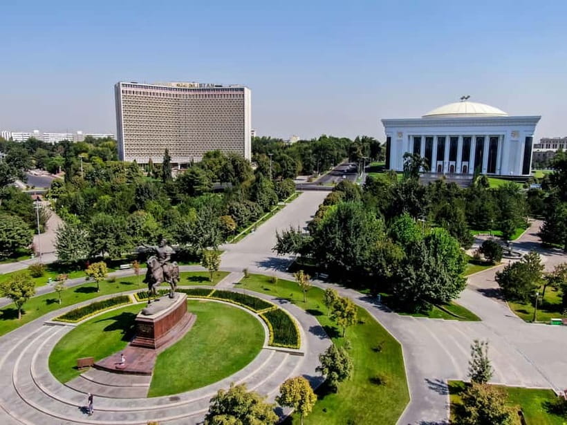 Tashkent: Hidden Gems Walking Tour with Local Snacks - How the pace and private format affect the value