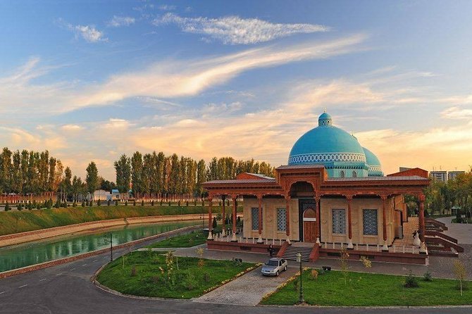 Tashkent Tour - Barak-Khan Madrassah and the old religious quarter