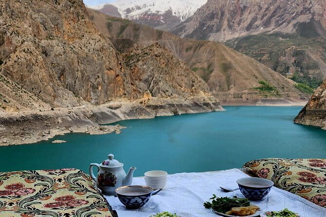 Two Days in Fann Mountains at Iskandarkul and Sevenlake - What the Private Vehicle Means for Comfort